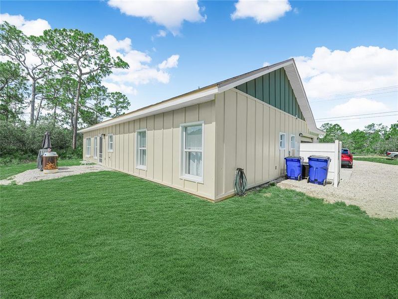Exterior details and patio area of a home in , Sebring (Image 3).