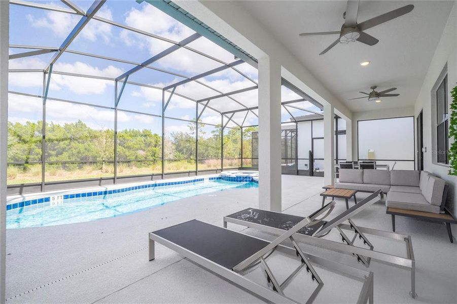 Exterior details and patio area of a home in , Orlando (Image 24).