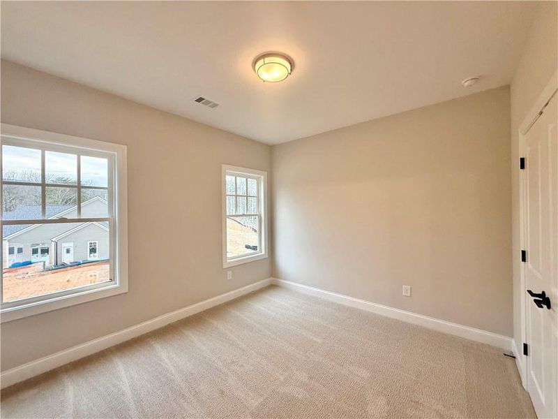 Spacious, unfurnished interior of a new home in , Waleska (Image 19).