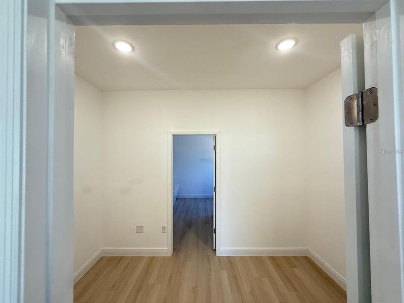 Spacious, unfurnished interior of a new home in , Ocala (Image 13).