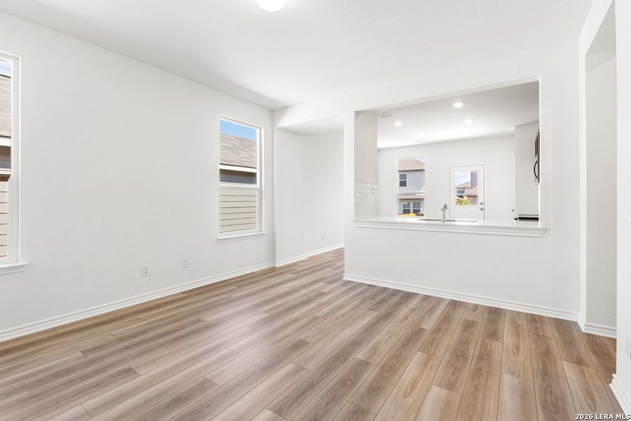 Spacious, unfurnished interior of a new home in Knox Ridge, Converse (Image 20).