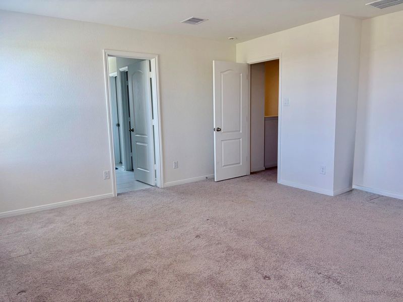 Image 34 of a home in Sunterra.