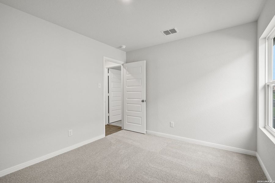 Spacious, unfurnished interior of a new home in Dauer Ranch, New Braunfels (Image 19). Spacious, unfurnished interior of a new home in Dauer Ranch, New Braunfels (Image 19).