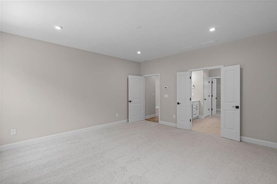 Spacious, unfurnished interior of a new home in Hidden Fields, Hoschton (Image 36).
