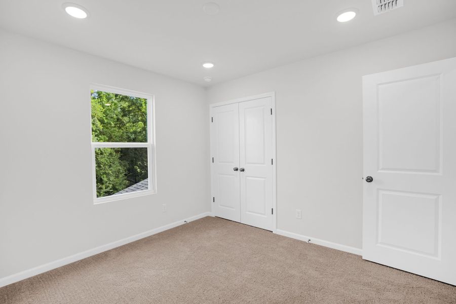 Spacious, unfurnished interior of a new home in Carriage Estates, Lexington (Image 24).