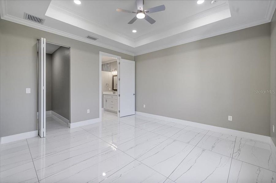 Spacious, unfurnished interior of a new home in , Lehigh Acres (Image 20).
