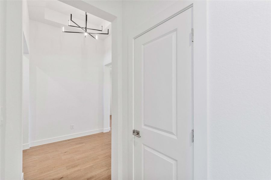 Spacious, unfurnished interior of a new home in River Ranch Estates, Dayton (Image 20).