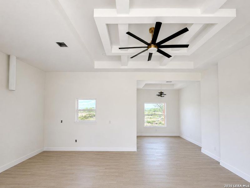 Spacious, unfurnished interior of a new home in , Eagle Pass (Image 16).