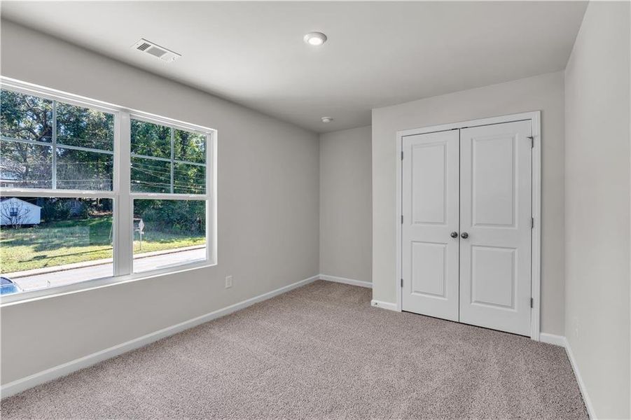 Spacious, unfurnished interior of a new home in Sweetlake Grove, Mableton (Image 15).