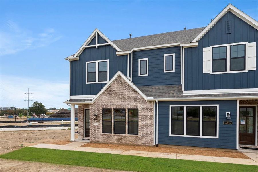 02. 705 Kerrville - Front (2)