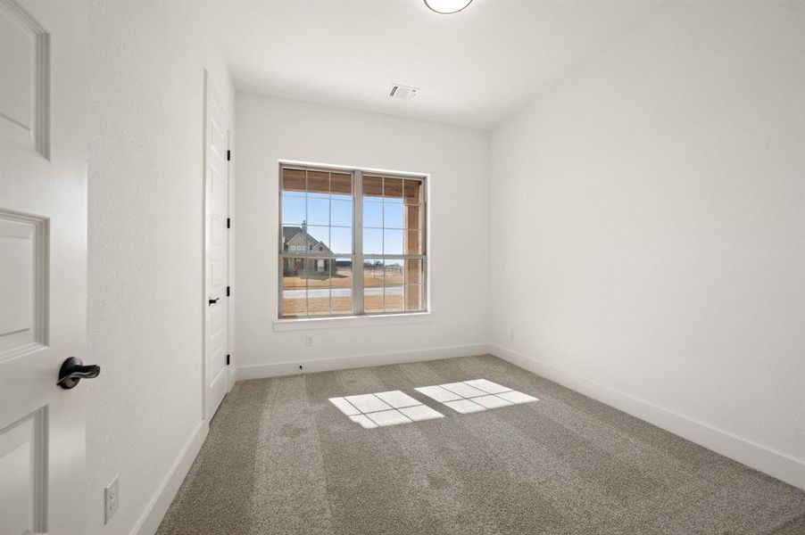 Spacious, unfurnished interior of a new home in Rocky Top Ranch, Reno (Image 31).