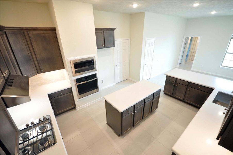 Furnished interior view inside a new home in Pedregal, League City (Image 6).