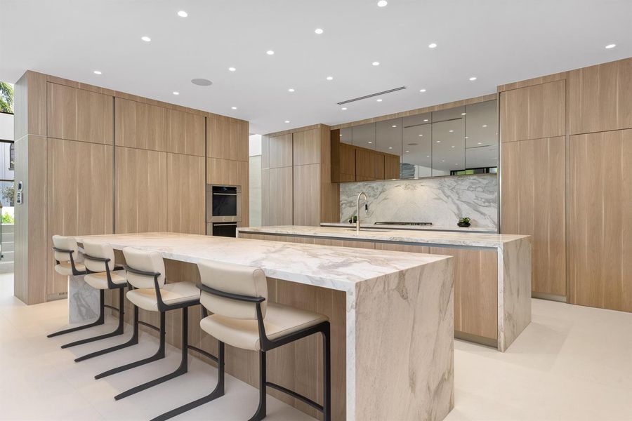 KITCHEN KITCHEN