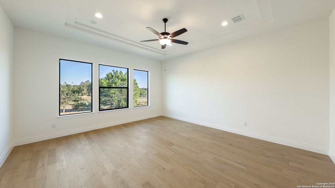 Spacious, unfurnished interior of a new home in , New Braunfels (Image 18).