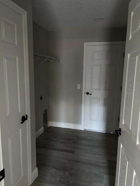 Spacious, unfurnished interior of a new home in , Citrus Springs (Image 20).