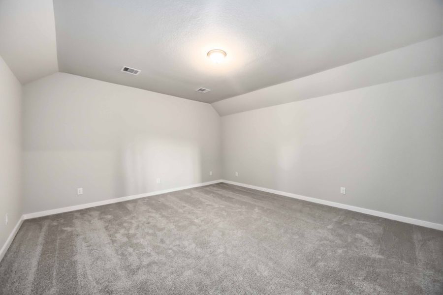 Spacious, unfurnished interior of a new home in Canterra Creek  60', Rosharon (Image 45).