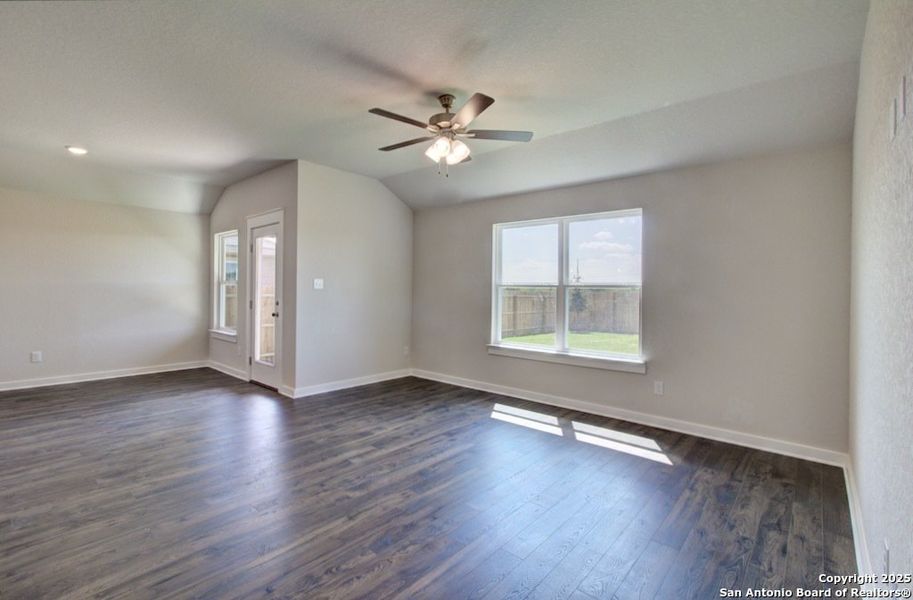 Spacious, unfurnished interior of a new home in Westridge - Landmark, San Antonio (Image 15).
