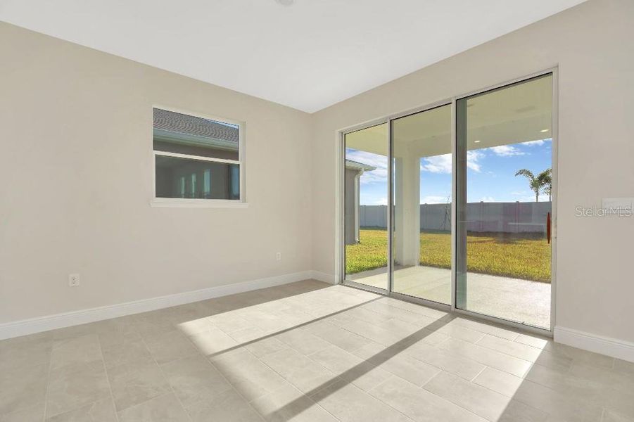 Spacious, unfurnished interior of a new home in Mangrove Manor, Apollo Beach (Image 36).