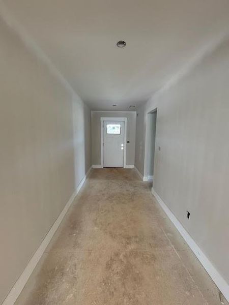 Spacious, unfurnished interior of a new home in , Hartwell (Image 12).