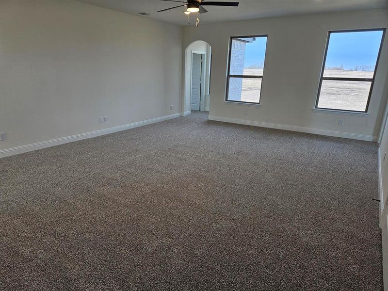 Spacious, unfurnished interior of a new home in Corner Stone Ranch, Howe (Image 27).