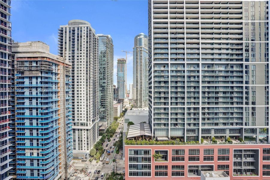 Condo located in Miami, FL showcasing its design and architecture (Image 2). Condo located in Miami, FL showcasing its design and architecture (Image 2).