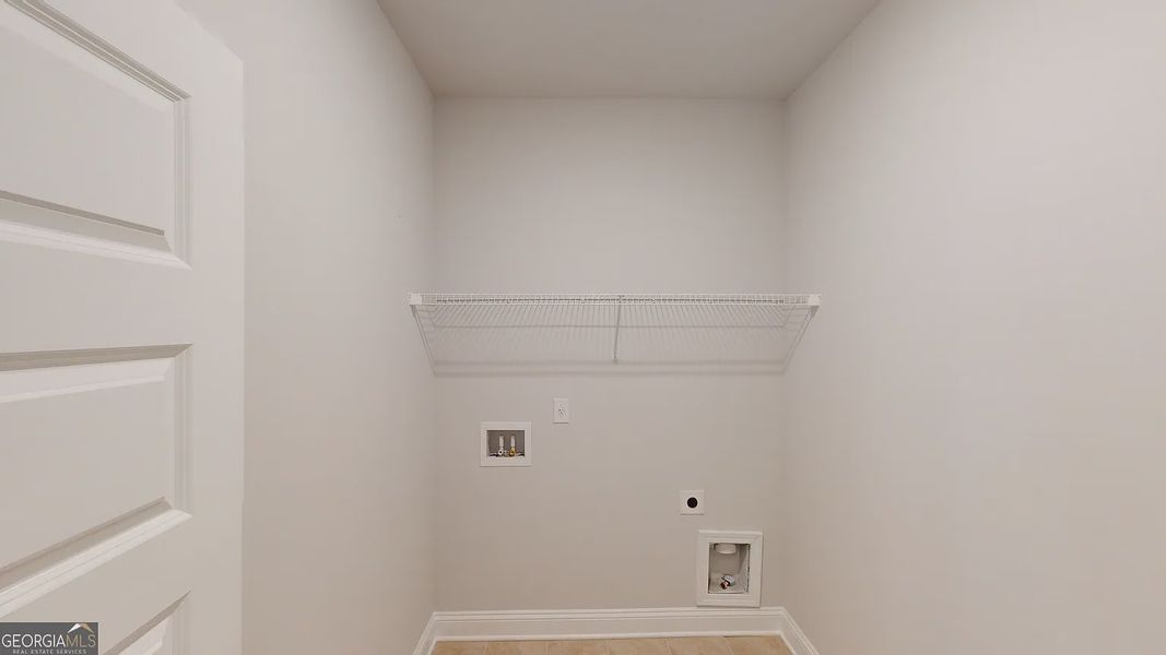Spacious, unfurnished interior of a new home in Holliday Pass, Griffin (Image 34).