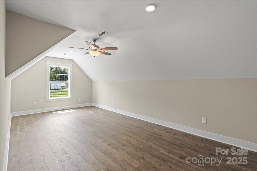 Large bonus space Large bonus space