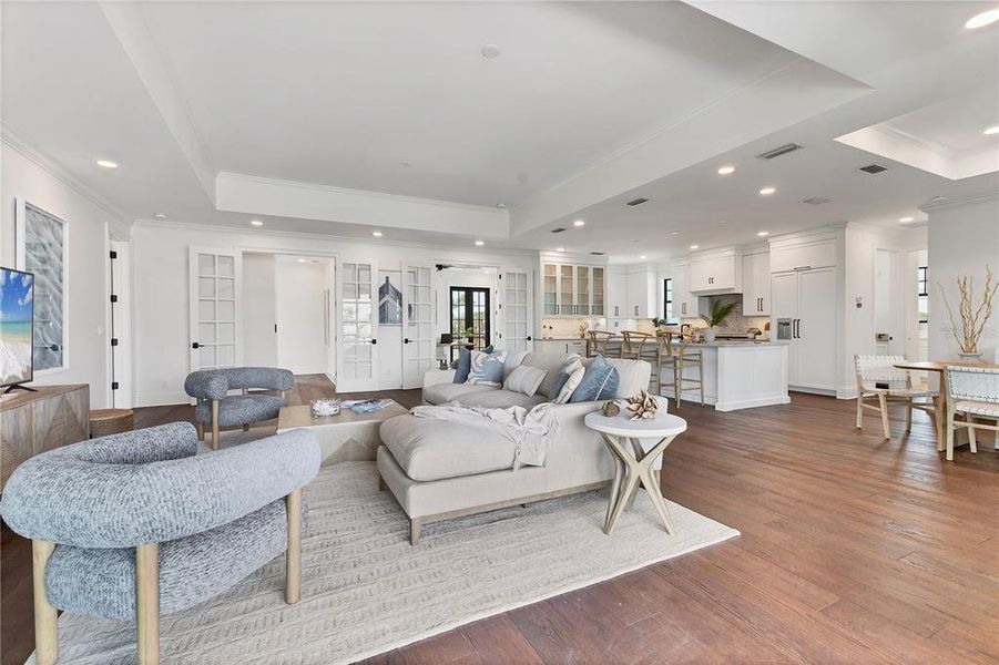Furnished interior view inside a new home in , Boca Grande (Image 47).