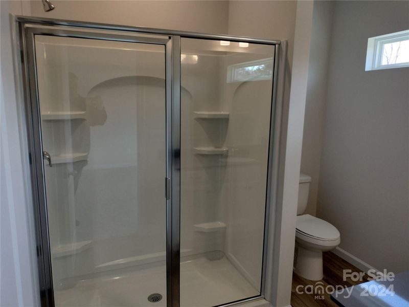 5' Walk-in Shower Primary