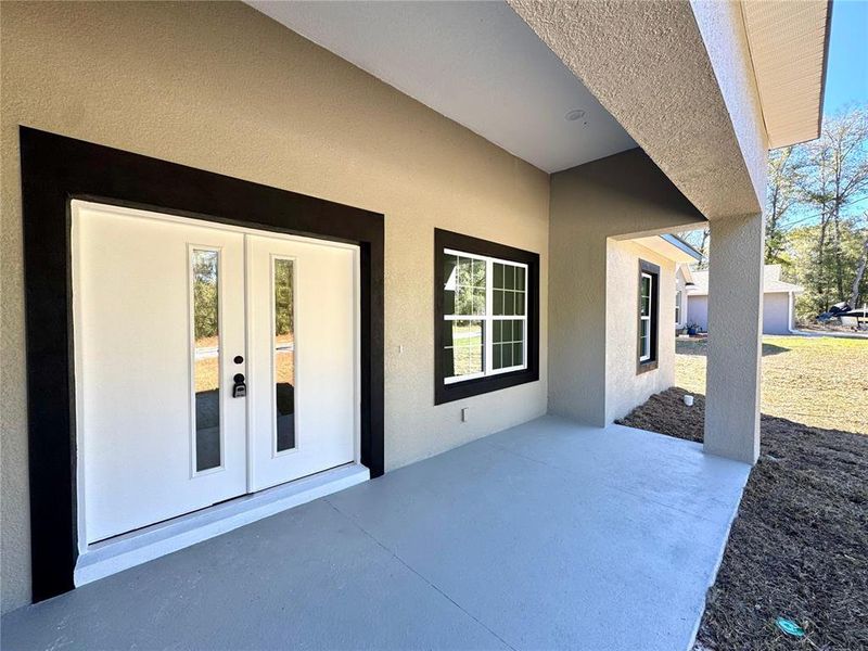 Exterior details and patio area of a home in , Citrus Springs (Image 22).