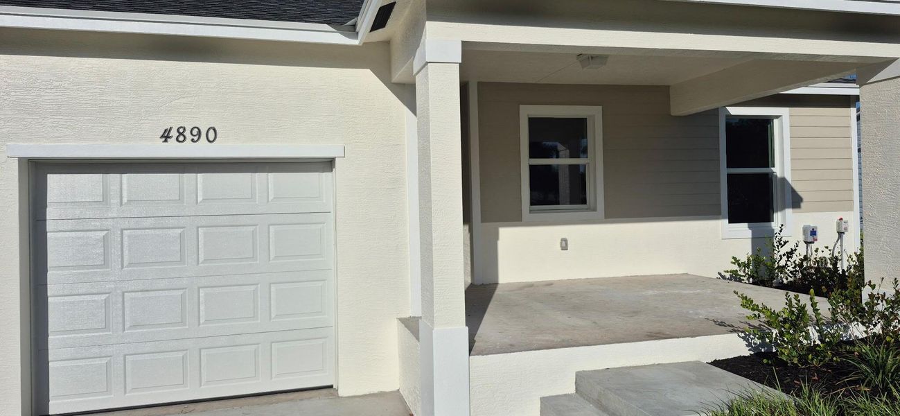 Image 6 of a home in . Image 6 of a home in .