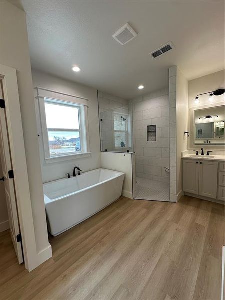 Furnished interior view inside a new home in , Abilene (Image 11).