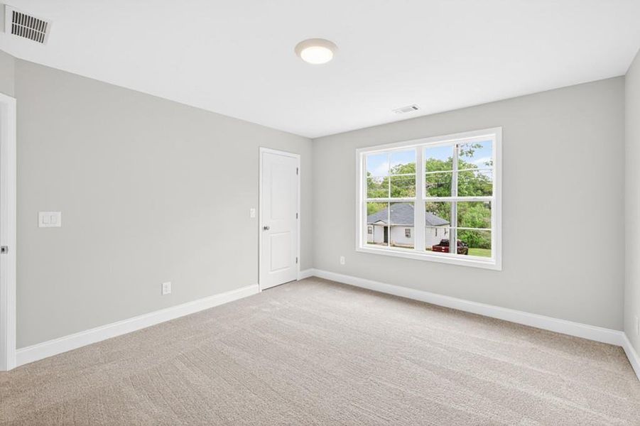 Spacious, unfurnished interior of a new home in , Sugar Hill (Image 39).