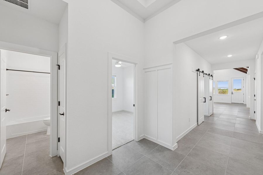 Welcoming foyer (*Photo not of actual home and used for illustration purposes only.)