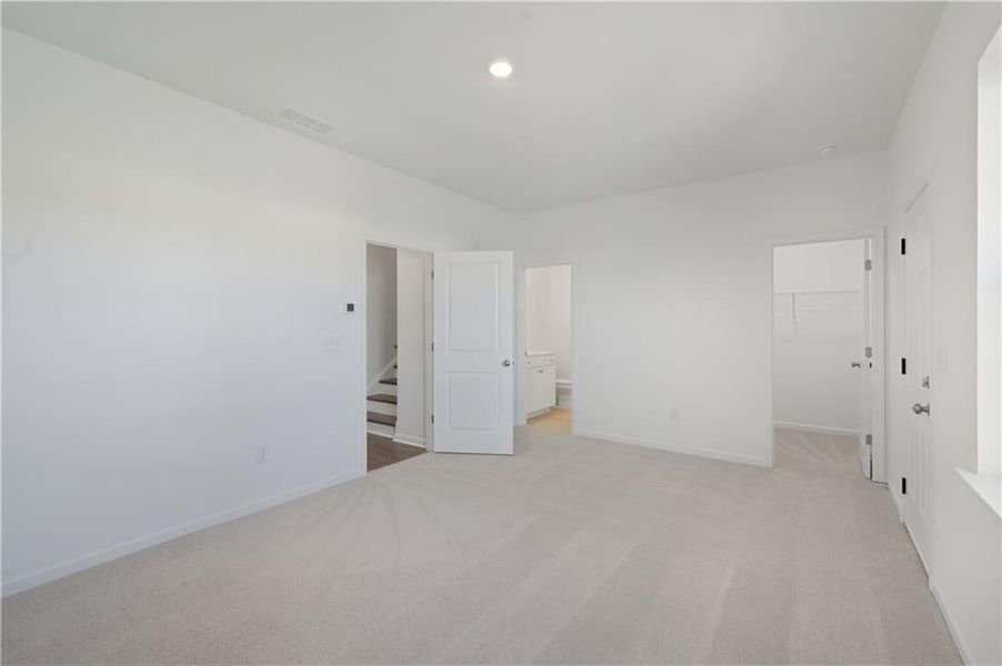 Spacious, unfurnished interior of a new home in Rosewood Farm, Lawrenceville (Image 28).