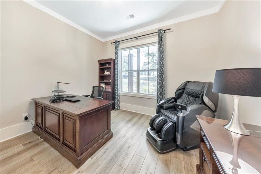 Furnished interior view inside a new home in , Woodstock (Image 41).