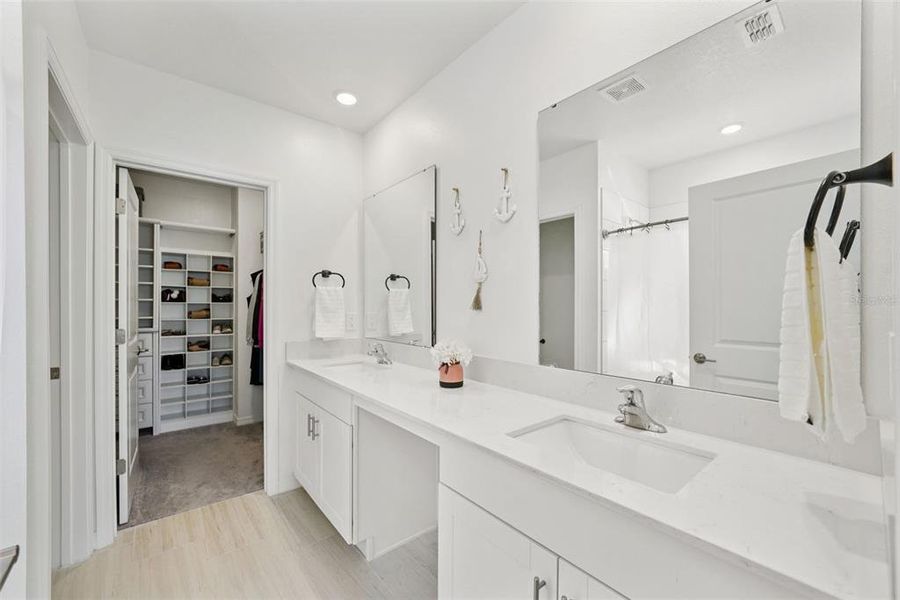 Furnished interior view inside a new home in Park East: The Manors, Plant City (Image 34). Furnished interior view inside a new home in Park East: The Manors, Plant City (Image 34).