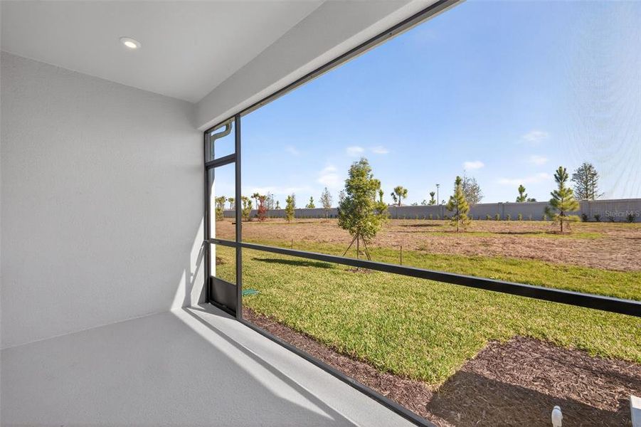 Exterior details and patio area of a home in Crosswind Ranch, Parrish (Image 3).