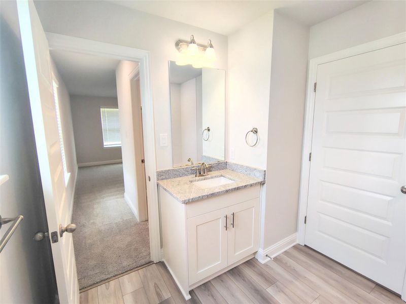 STOCK PHOTO ENSUITE BATH