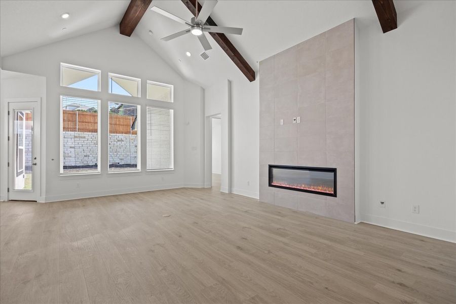 Spacious, unfurnished interior of a new home in Highland Village, Georgetown (Image 35).