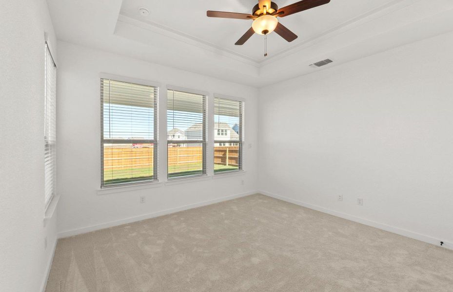Spacious, unfurnished interior of a new home in Santa Rita Ranch, Liberty Hill (Image 17).