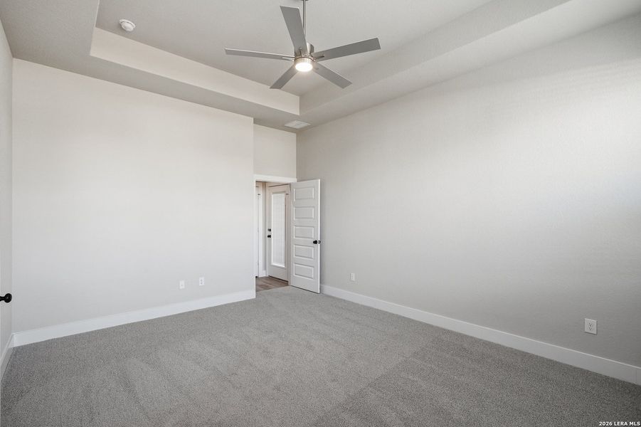 Spacious, unfurnished interior of a new home in Stillwater Ranch, San Antonio (Image 23).