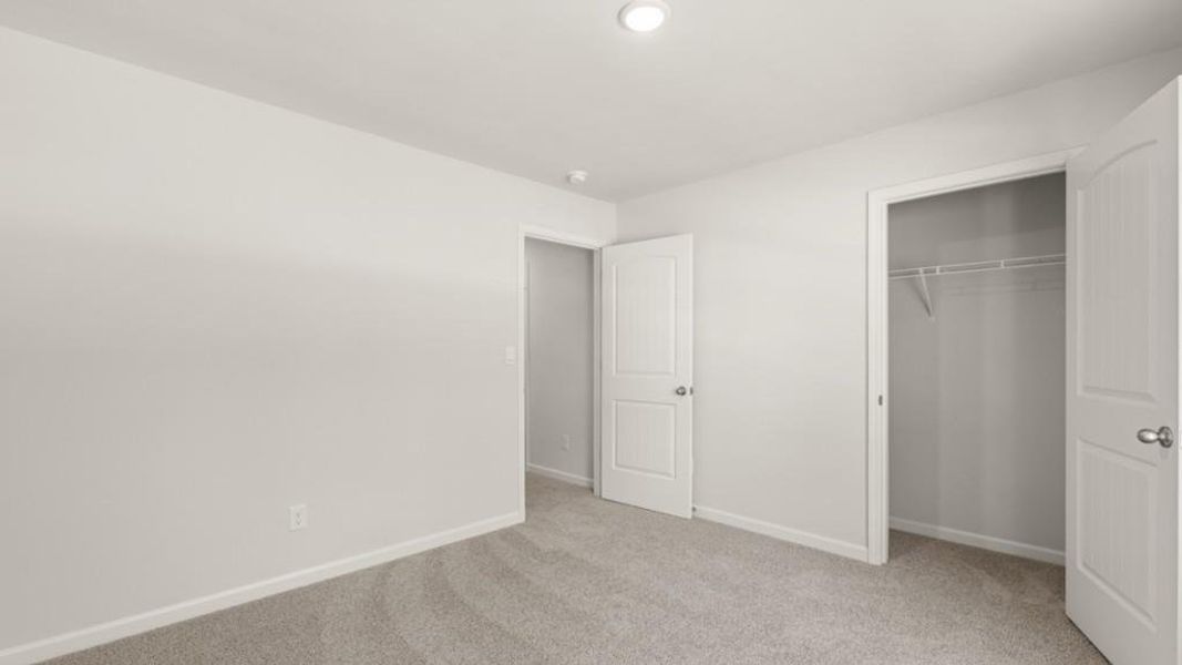 Spacious, unfurnished interior of a new home in Fairhaven, Lithia Springs (Image 27).