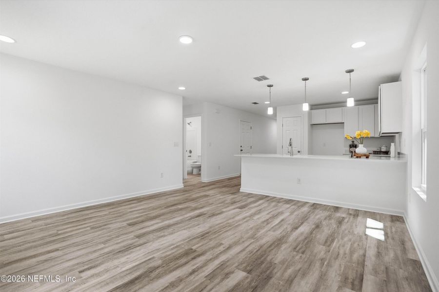 Spacious, unfurnished interior of a new home in , Jacksonville (Image 22).