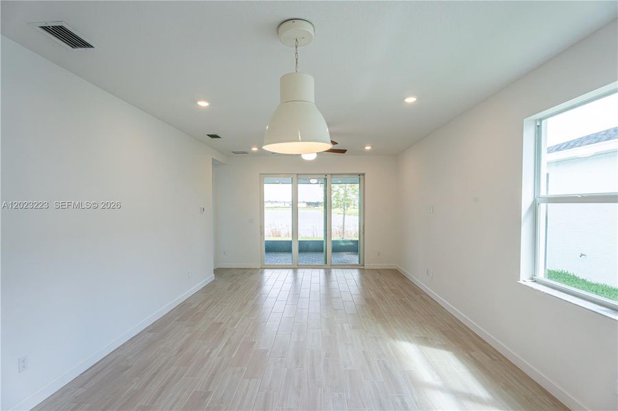 Spacious, unfurnished interior of a new home in Seagrove, Fort Pierce (Image 34). Spacious, unfurnished interior of a new home in Seagrove, Fort Pierce (Image 34).
