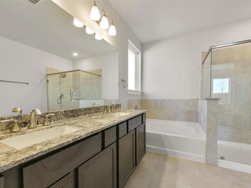 Furnished interior view inside a new home in Lago Mar, Texas City (Image 5).