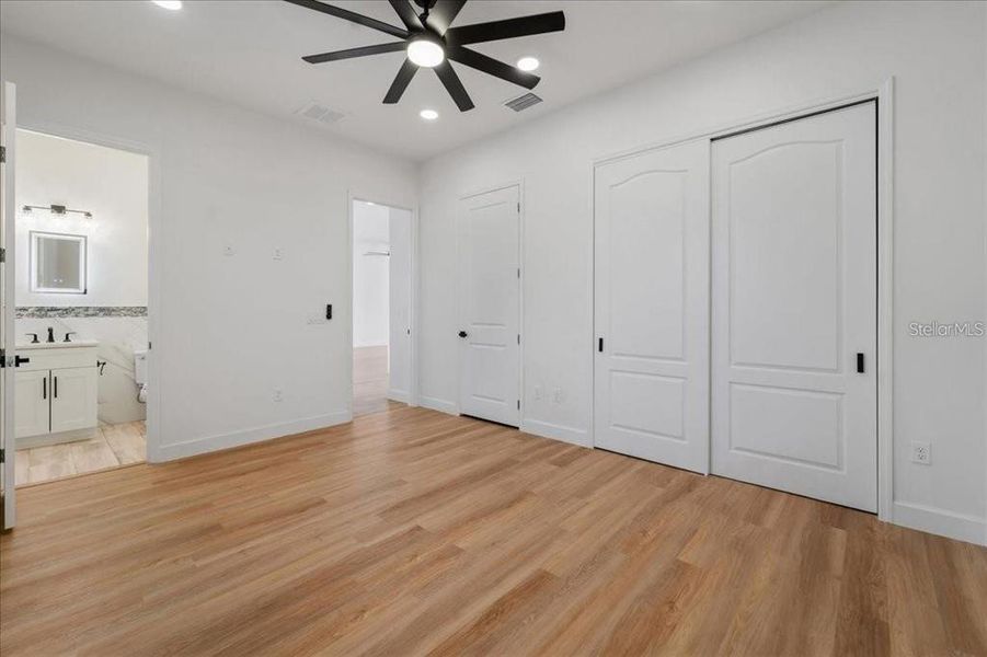 Spacious, unfurnished interior of a new home in , Port Charlotte (Image 24).