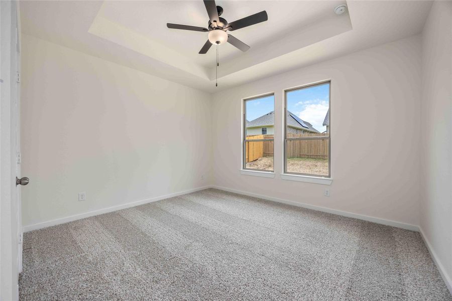 Spacious, unfurnished interior of a new home in Lexington Heights, Willis (Image 24).