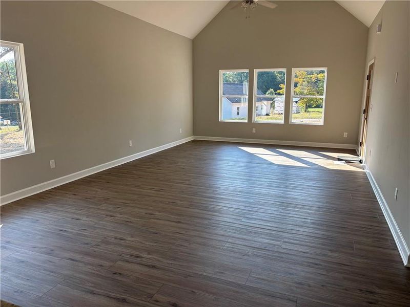 Spacious, unfurnished interior of a new home in , Dahlonega (Image 8).
