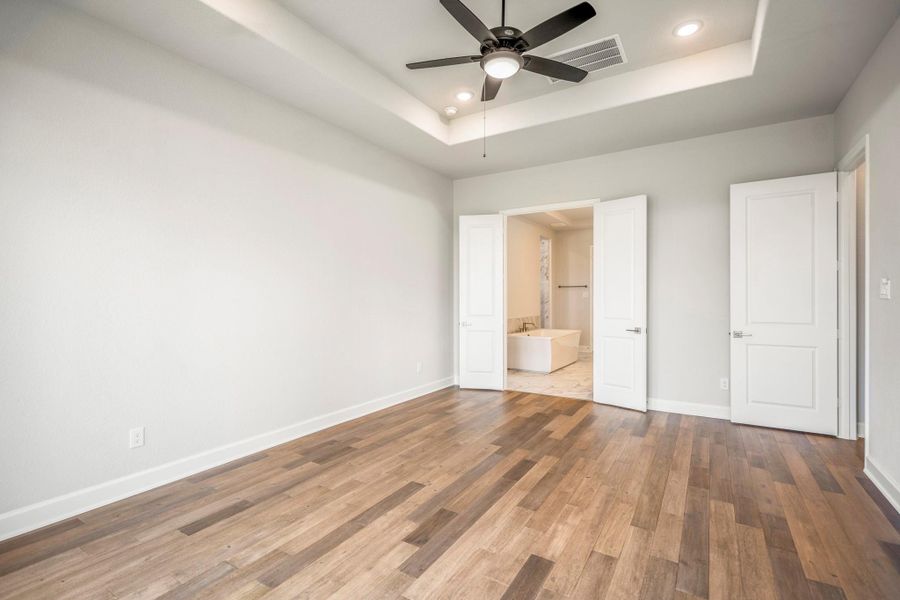 Spacious, unfurnished interior of a new home in Sienna 70' Lots, Missouri City (Image 41). Spacious, unfurnished interior of a new home in Sienna 70' Lots, Missouri City (Image 41).